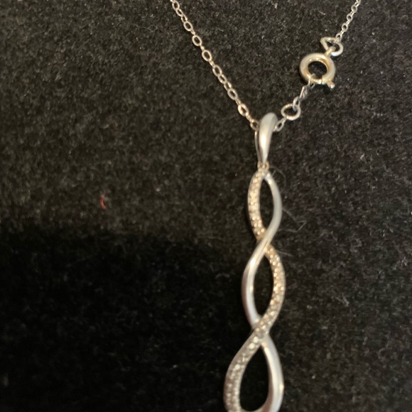 10k white gold necklace - Picture 5 of 9